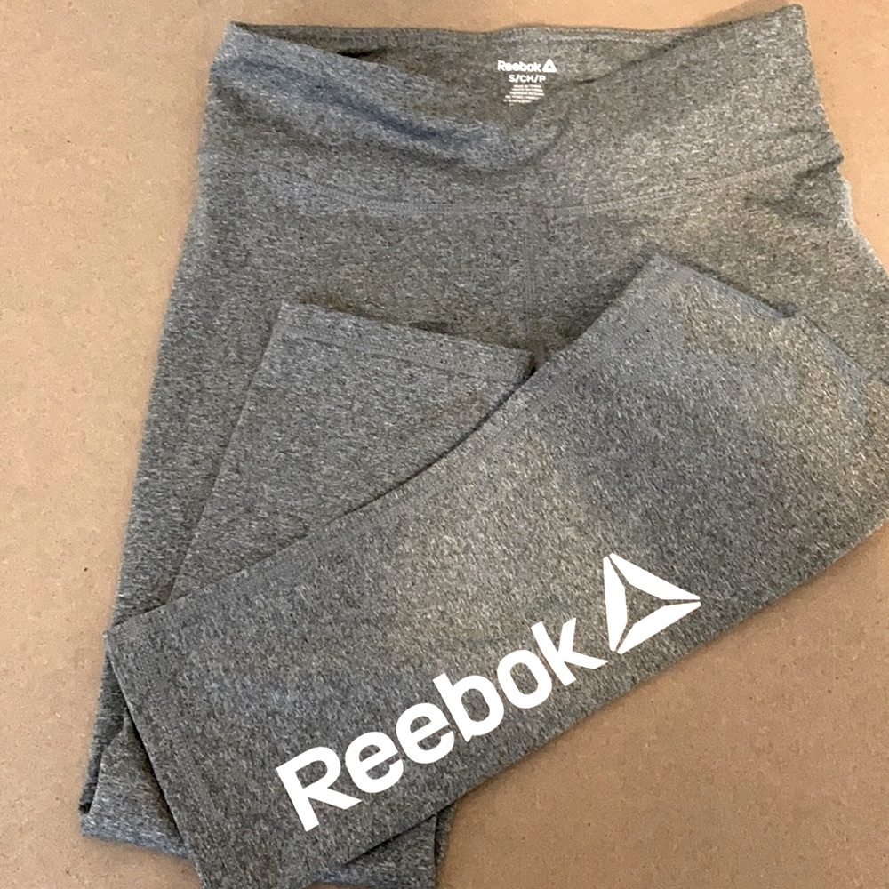 NWOT Reebok crop leggings SMALL